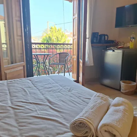 Pensión Skourgias 3*