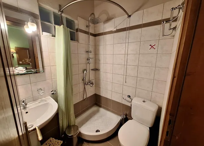 Skourgias 3* קאלה נרה