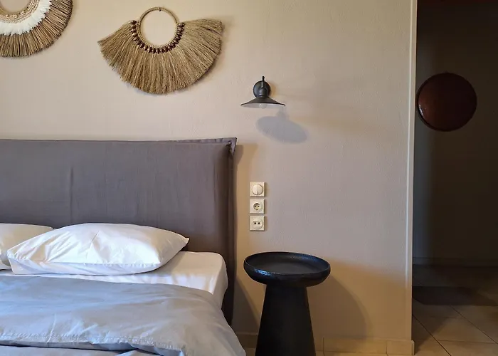 Konukevi Skourgias 3*