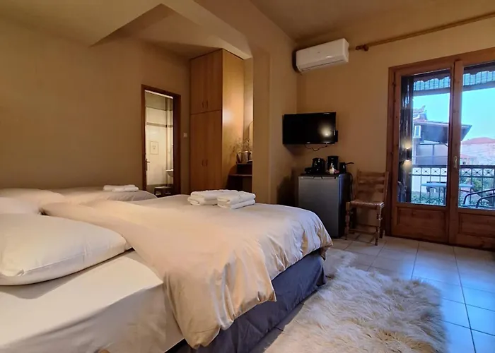 Skourgias בית הארחה קאלה נרה