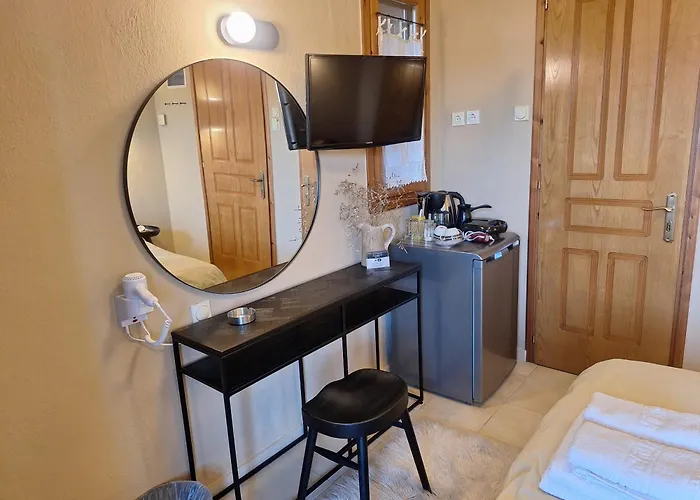 Skourgias בית הארחה