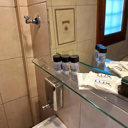 Skourgias Konukevi Kala Nera