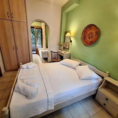 Skourgias 3* Kala Nera