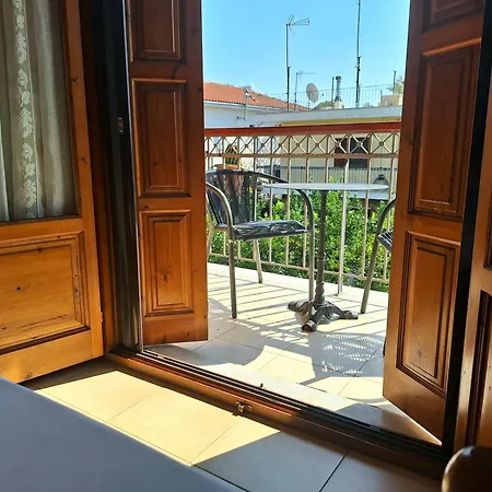 Konukevi Skourgias 3*