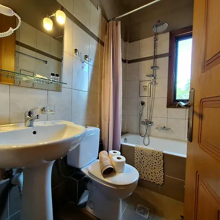 Skourgias Konukevi 3*