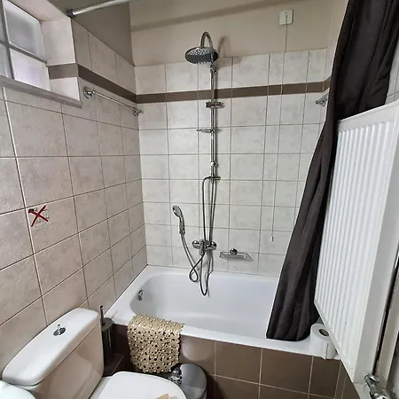 Konukevi Skourgias Kala Nera